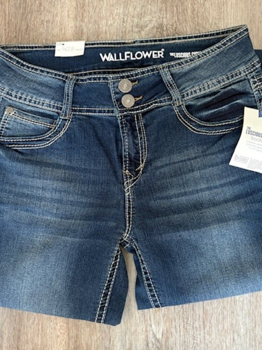 NWT - Wallflower Bookcut Jeans